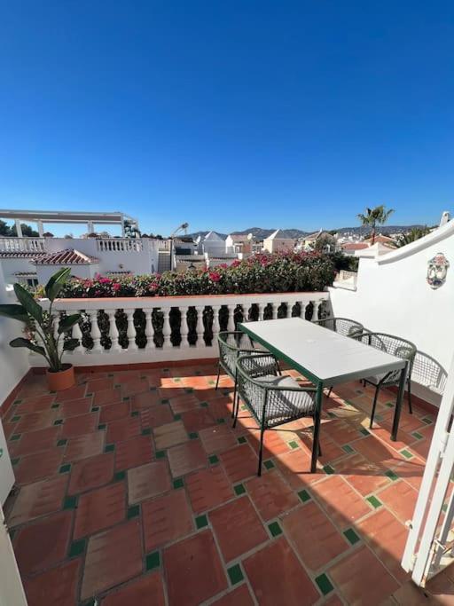 Beautiful Views, Pool & Just 10Min To The Beach Нерха Экстерьер фото