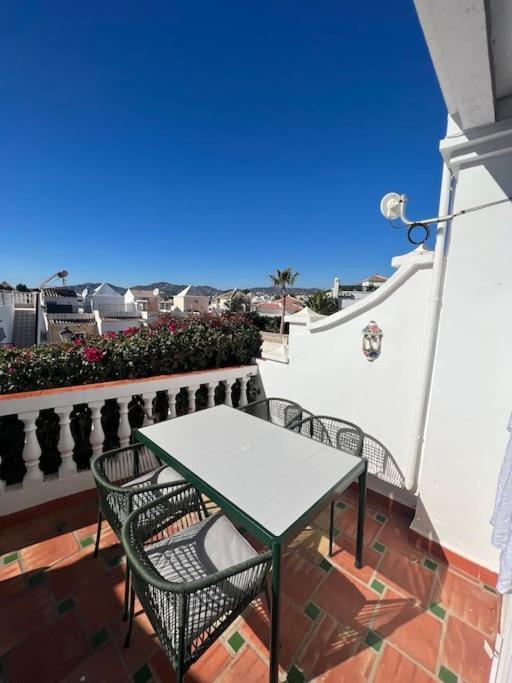 Beautiful Views, Pool & Just 10Min To The Beach Нерха Экстерьер фото